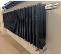Радиатор отопления горизонтальный трубчатый Zehnder Charleston 3030 нижнее подключение ТВВ, чёрный